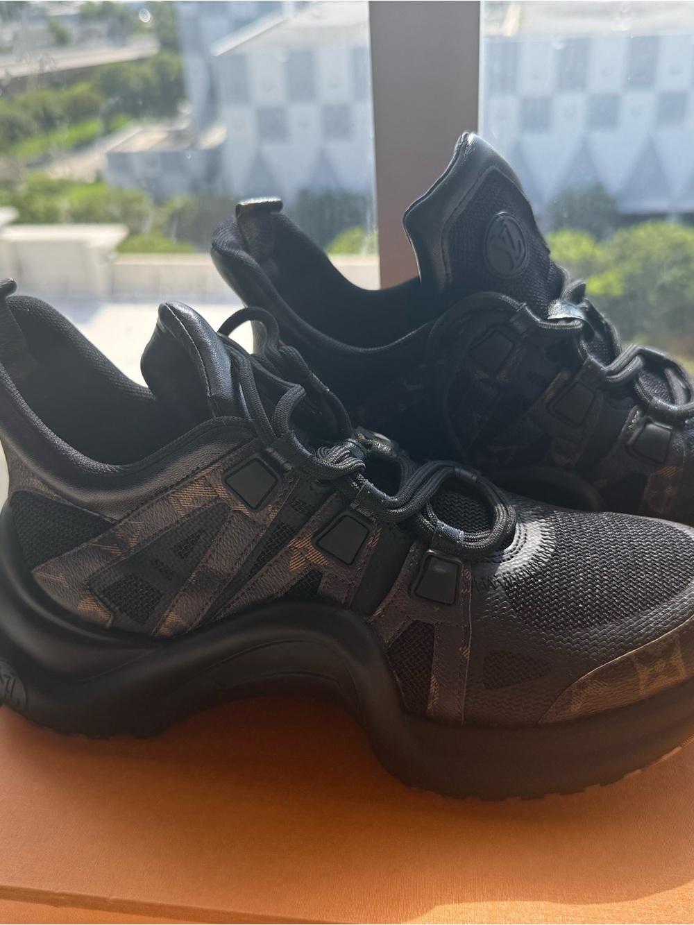 Men's Black Athletic Trainer Sneakers - Brand Unknown